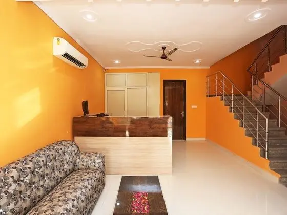 OYO 14822 Rose Residency