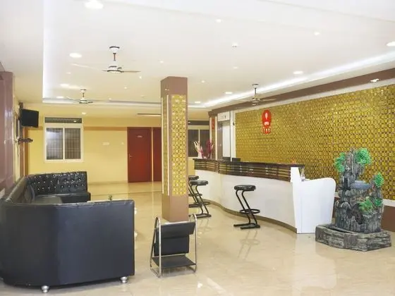 OYO 14852 Rahmath Residency - Lobi