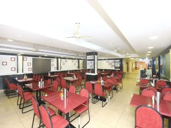 OYO 14852 Rahmath Residency - Yerinde Yemek
