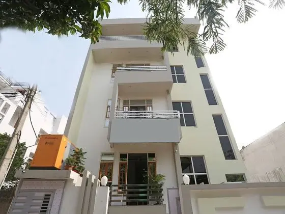 OYO 14854 VMS Royal Inn
