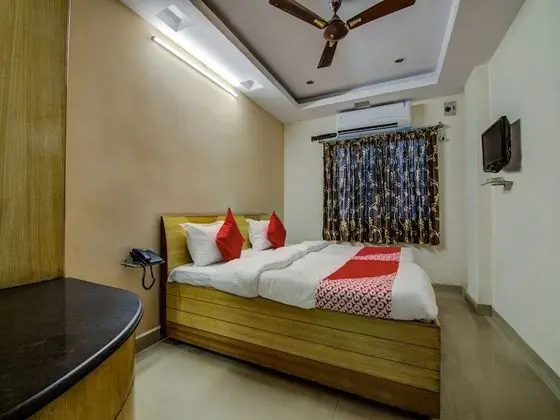 OYO 14910 Sri Ganesh Swathi Residency
