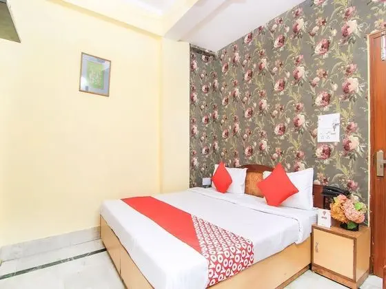 OYO 14932 Hotel Paradise