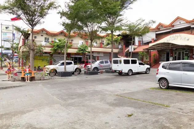 OYO 150 Davao Airport View Hotel