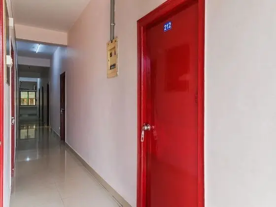 OYO 15011 New Blue Homes - İç Mekan