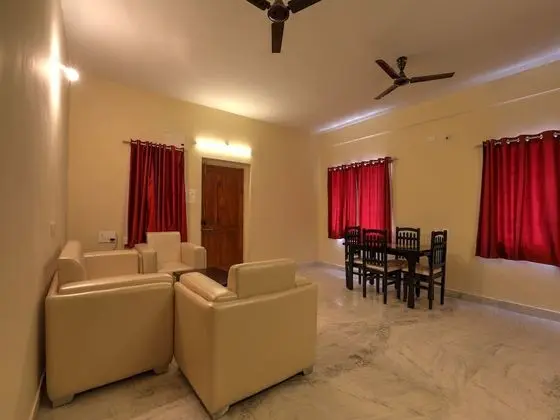 OYO 15168 Sucasa Homes - Lobi
