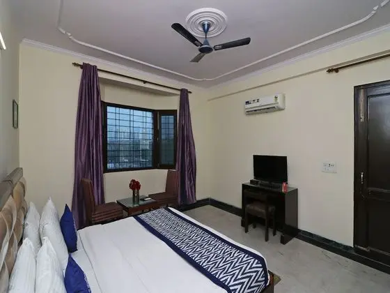 OYO 15202 Kanny Residency