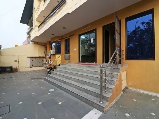 OYO 15202 Kanny Residency