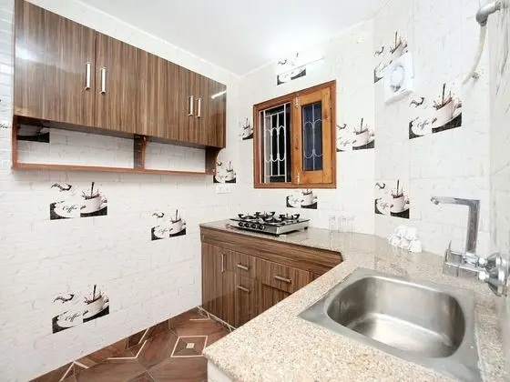 OYO 15254 Home Scenic Studio Barog - Mutfak