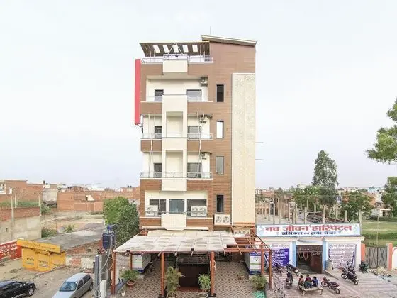 OYO 15422 Shiva Inn