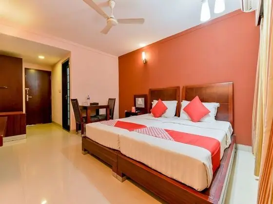 OYO 15426 Picasso Castle