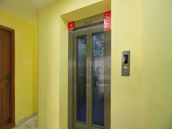 OYO 15427 Hotel Apple Grand - İç Mekan