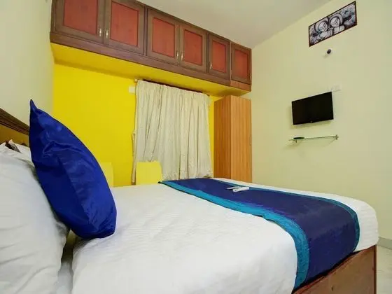 OYO 15427 Hotel Apple Grand - Oda