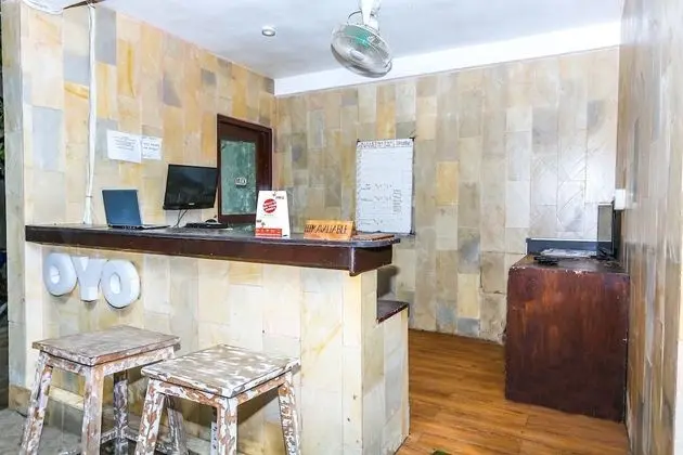 OYO 1544 Ozzy Cottage & Bungalow - Lobi