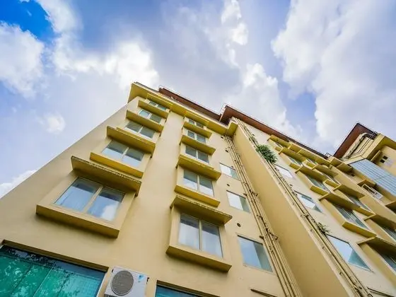 OYO 15459 Home Exotic 2BHK Vyttila - Dış Mekan