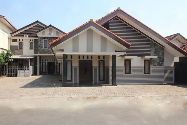 OYO 1547 Wisma Ray Syariah - Dış Mekan