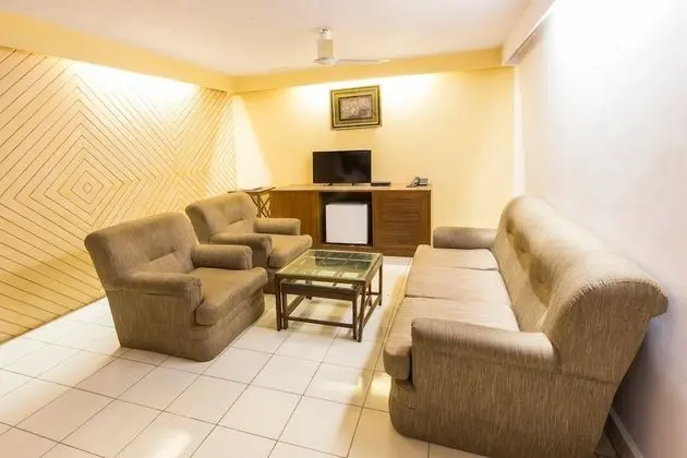 OYO 15515 Hotel Landmark Inn - Oda