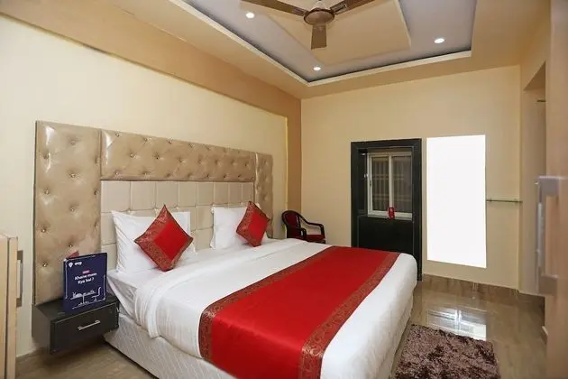 OYO 15530 Hotel G S Residency