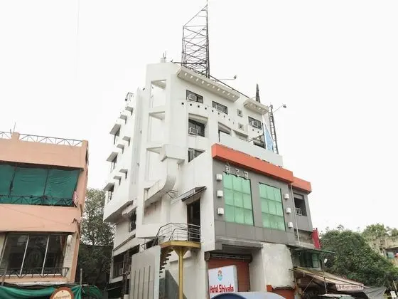 OYO 15542 Hotel Shivala