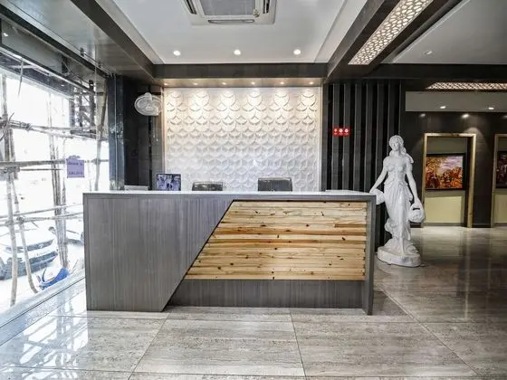 OYO 15556 Hotel Wind Palace - Lobi