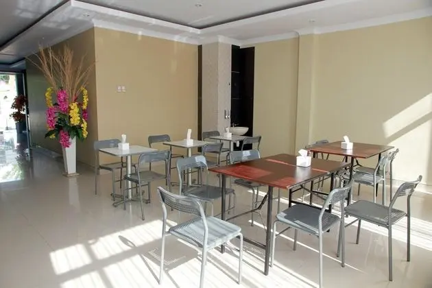 OYO 1559 Pondok Garuda Guest House - Yerinde Yemek