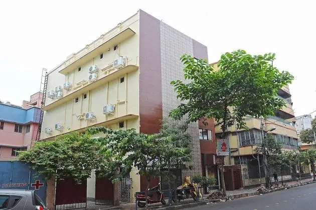 OYO 15617 Abi's Inn
