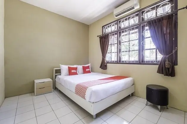 OYO 1568 Stasiun Ka Cirebon Guest House