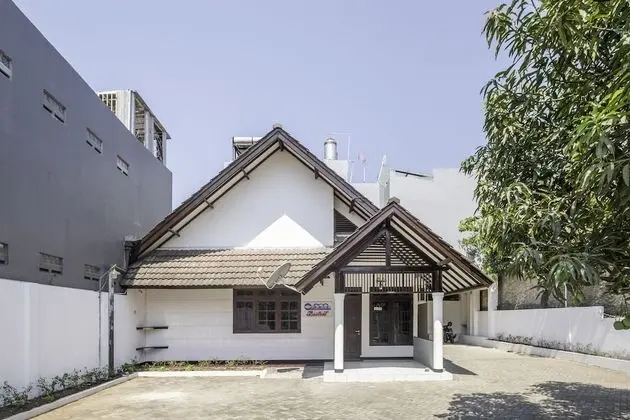 OYO 1568 Stasiun Ka Cirebon Guest House