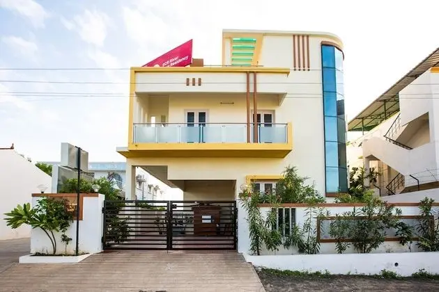 OYO 15701 River View Residency