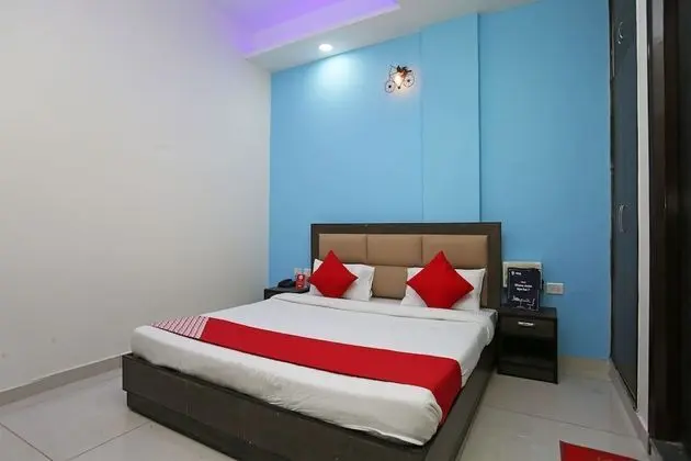 OYO 15733 A-1 Residency