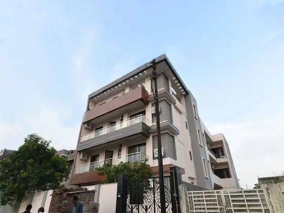 OYO 15834 Shubhangni Residency