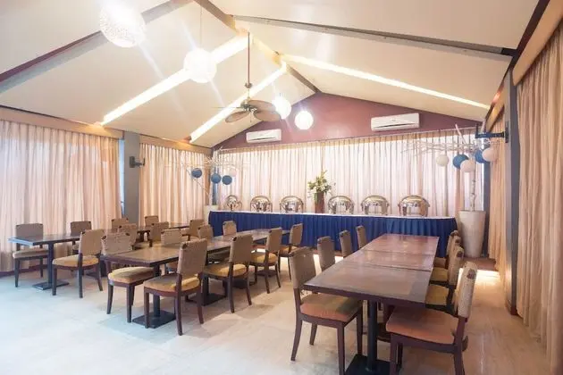 OYO 159 San Remigio Pensionne Suites - Yerinde Yemek