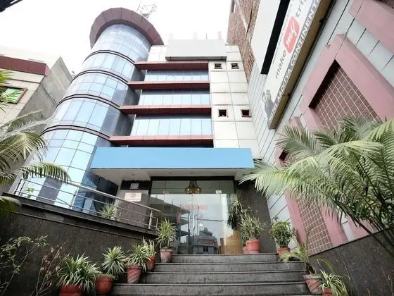 OYO 15906 Hotel Majha Flavours