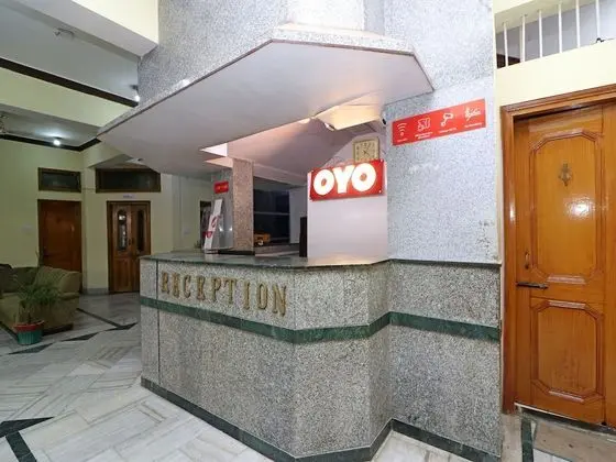 OYO 16112 Hotel Uruvela International - Lobi