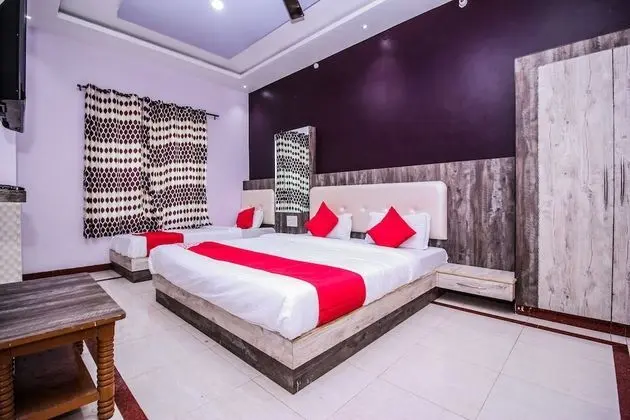 OYO 16129 Hotel Taj Palace