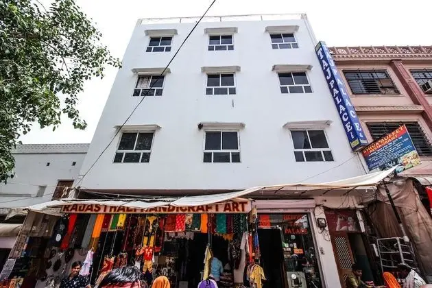 OYO 16129 Hotel Taj Palace