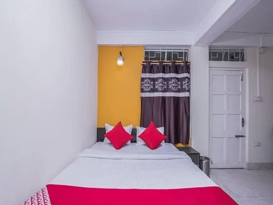 OYO 16152 Home Away Home - Oda