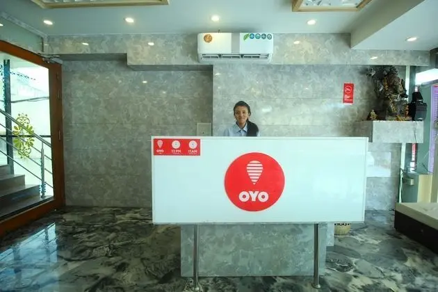 OYO 1635 Hotel Dash Continental - Lobi