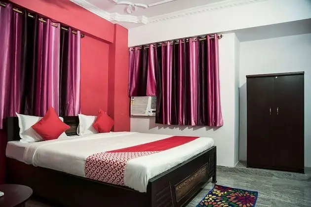 OYO 16360 Green Homes