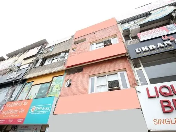 OYO 16376 Hotel Paras