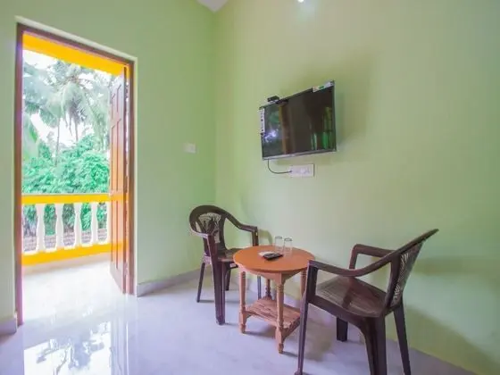 OYO 16401 Home Colorful Studio Calangute Beach - Oda Düzeni