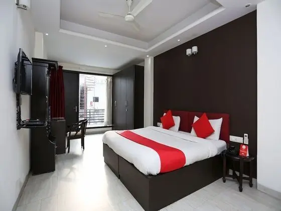 OYO 16410 Hotel Retreet