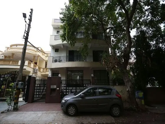 OYO 16410 Hotel Retreet
