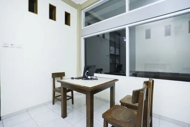 OYO 1642 Penginapan Anggrek Syariah 2 - Lobi