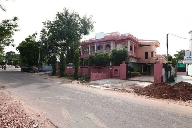 OYO 16499 Hotel Moti Dungri Palace