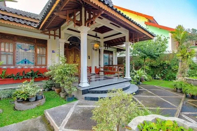 OYO 1650 Griya Joglo Homestay