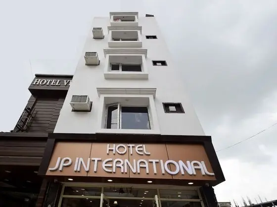 OYO 16629 Hotel Jp International