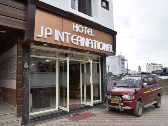 OYO 16629 Hotel Jp International - Dış Mekan