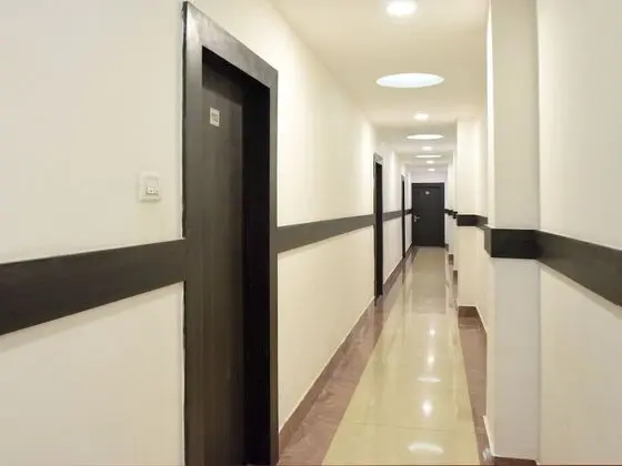 OYO 16629 Hotel Jp International - İç Mekan