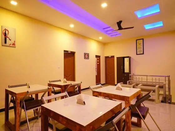 OYO 16630 Home Cocoa Tree Residency - Yerinde Yemek