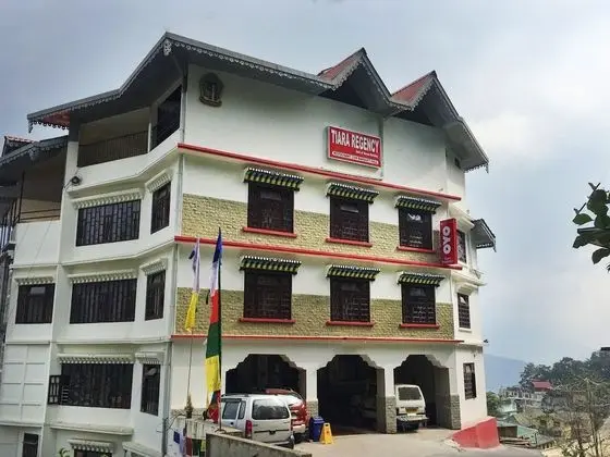 OYO 16637 Tiara Regency